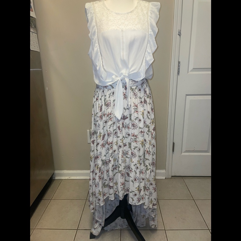 NWOT 2 pc Feminine, flirt & fun 2 piece lace shirt & high low floral skirt